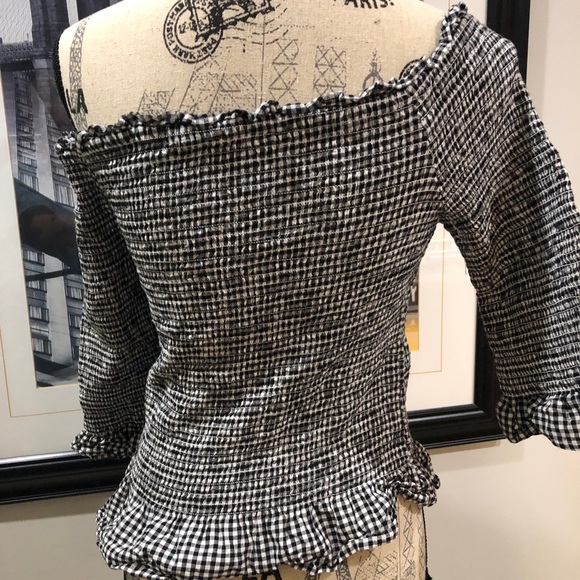 EUC Women’s DEX Black & White Gingham Cold Shoulder Top - Picture 3 of 5